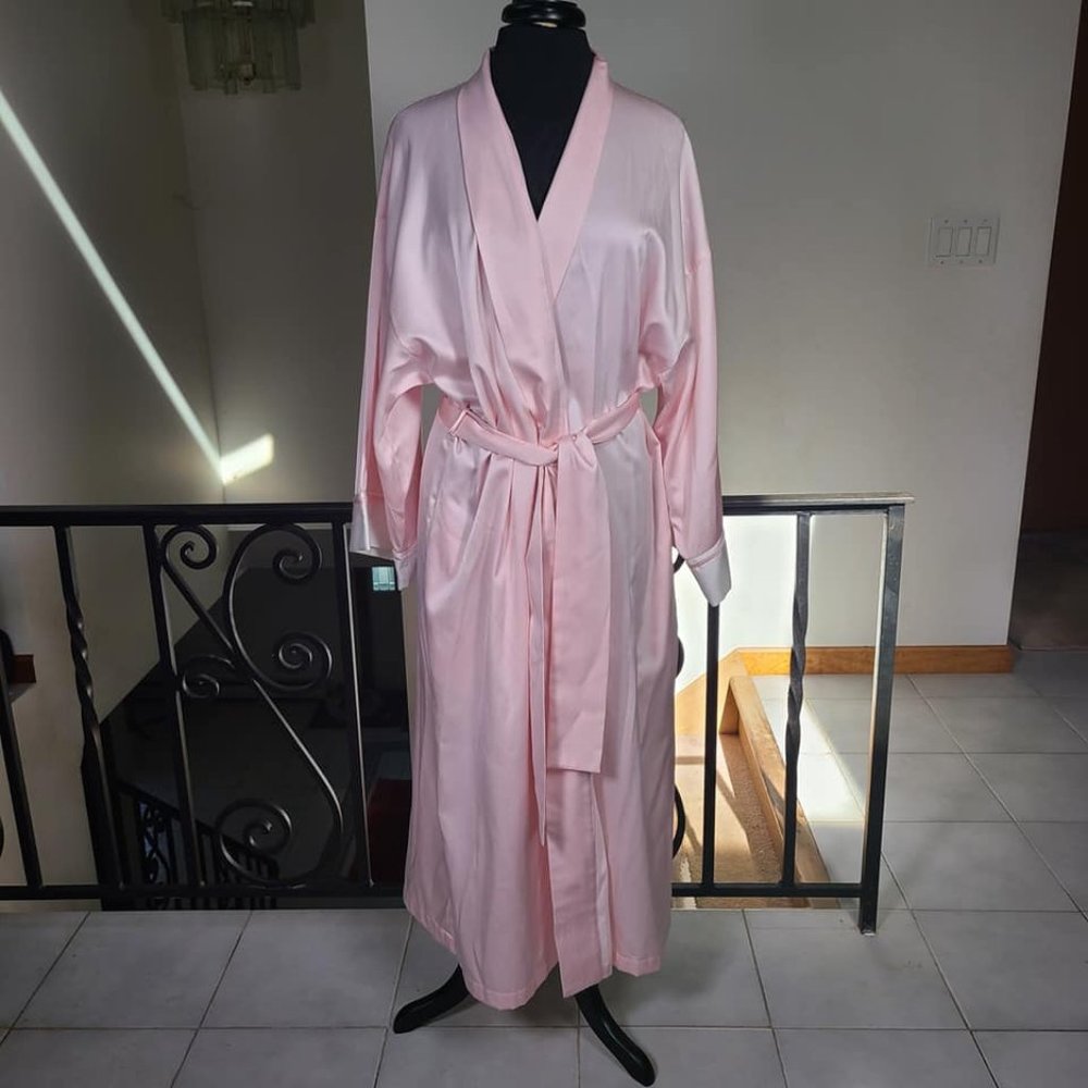 Natori Pink Satin/Cotton Bath robe